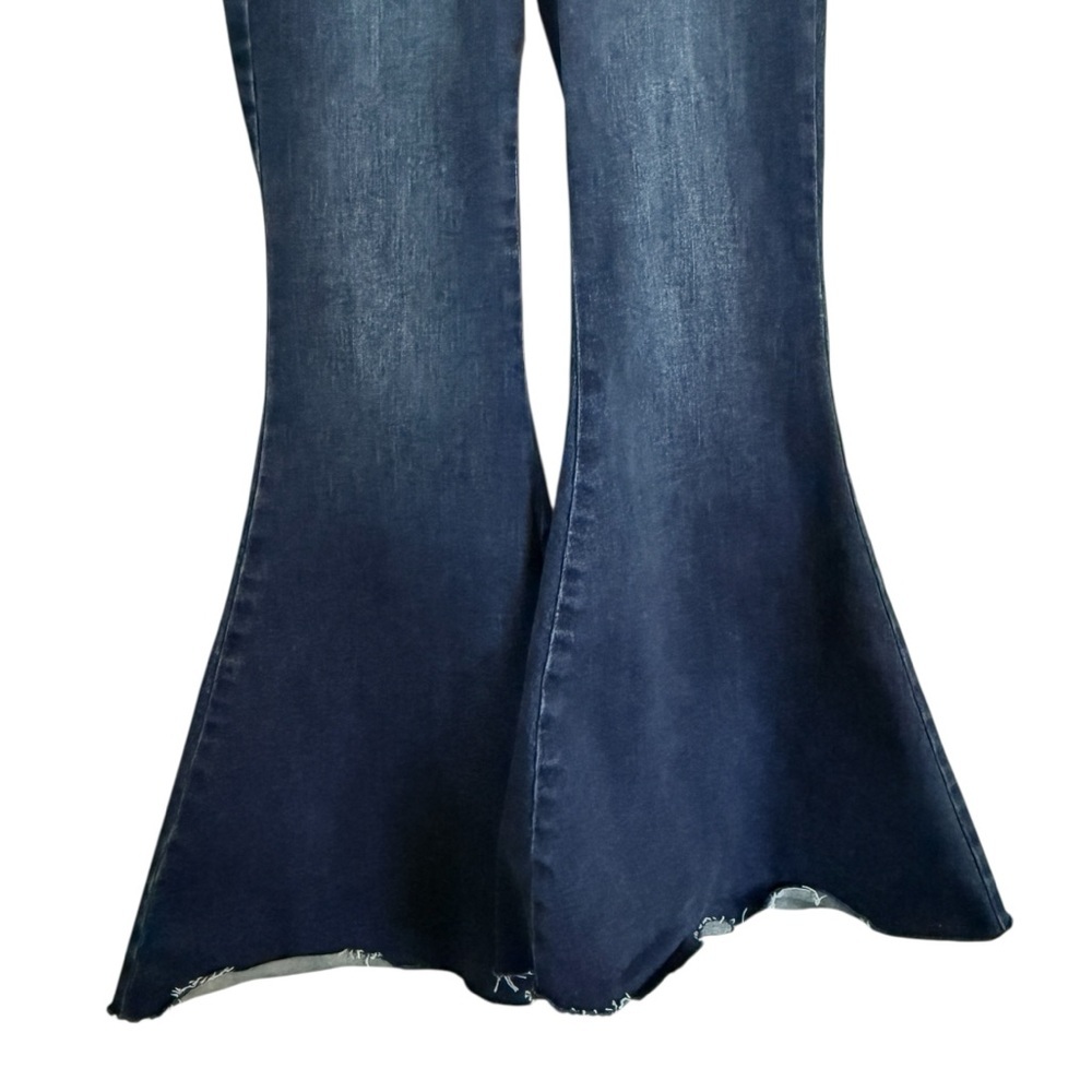 Free People - We The Free CRVY Ma Cherie Flare Jeans – Women’s Size 26 - Picture 3 of 15